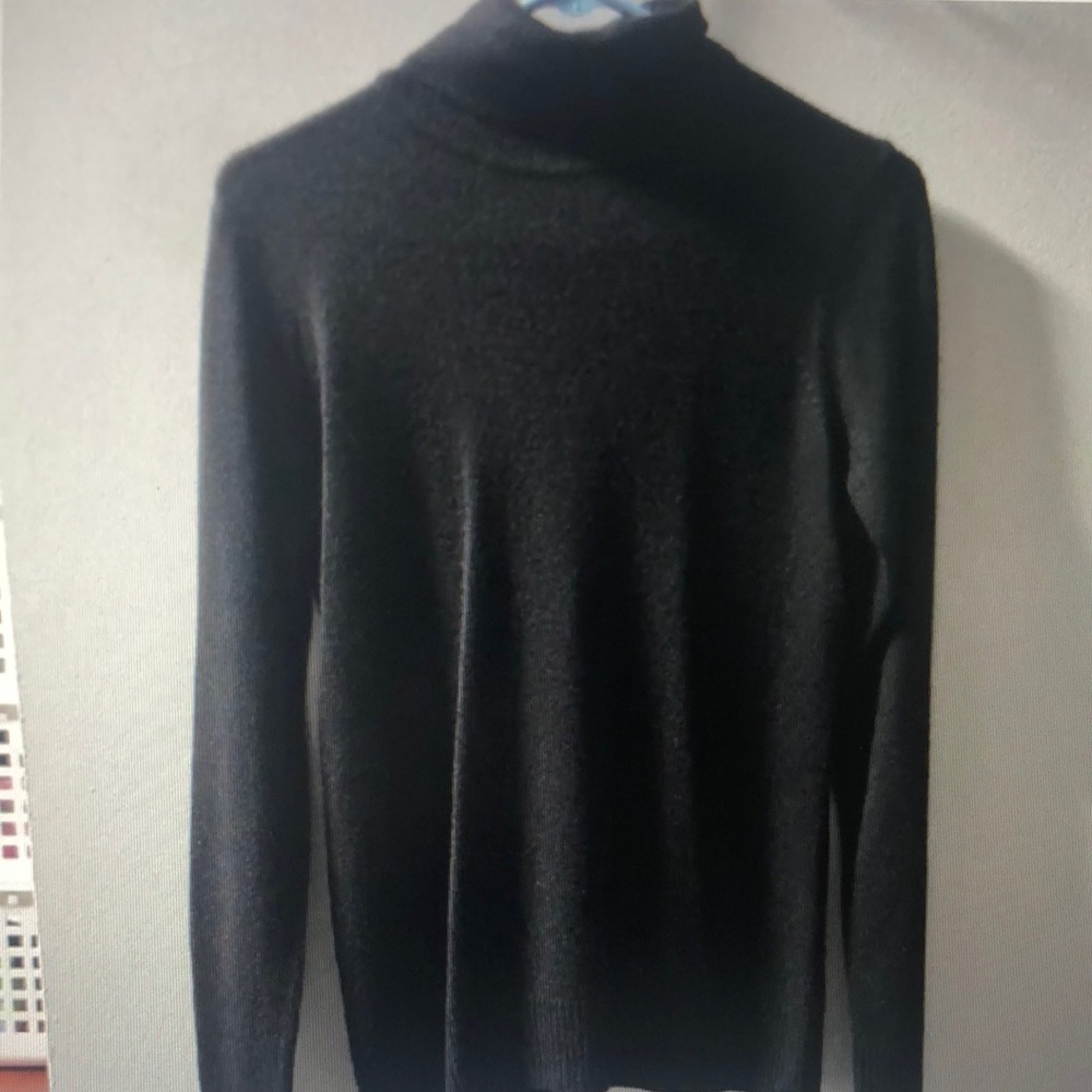 Izod Women's Black Turtleneck Sweater